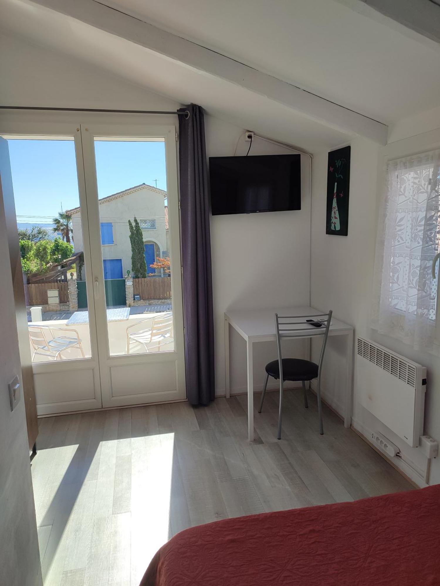 Hotel Le Calypso Hyères المظهر الخارجي الصورة
