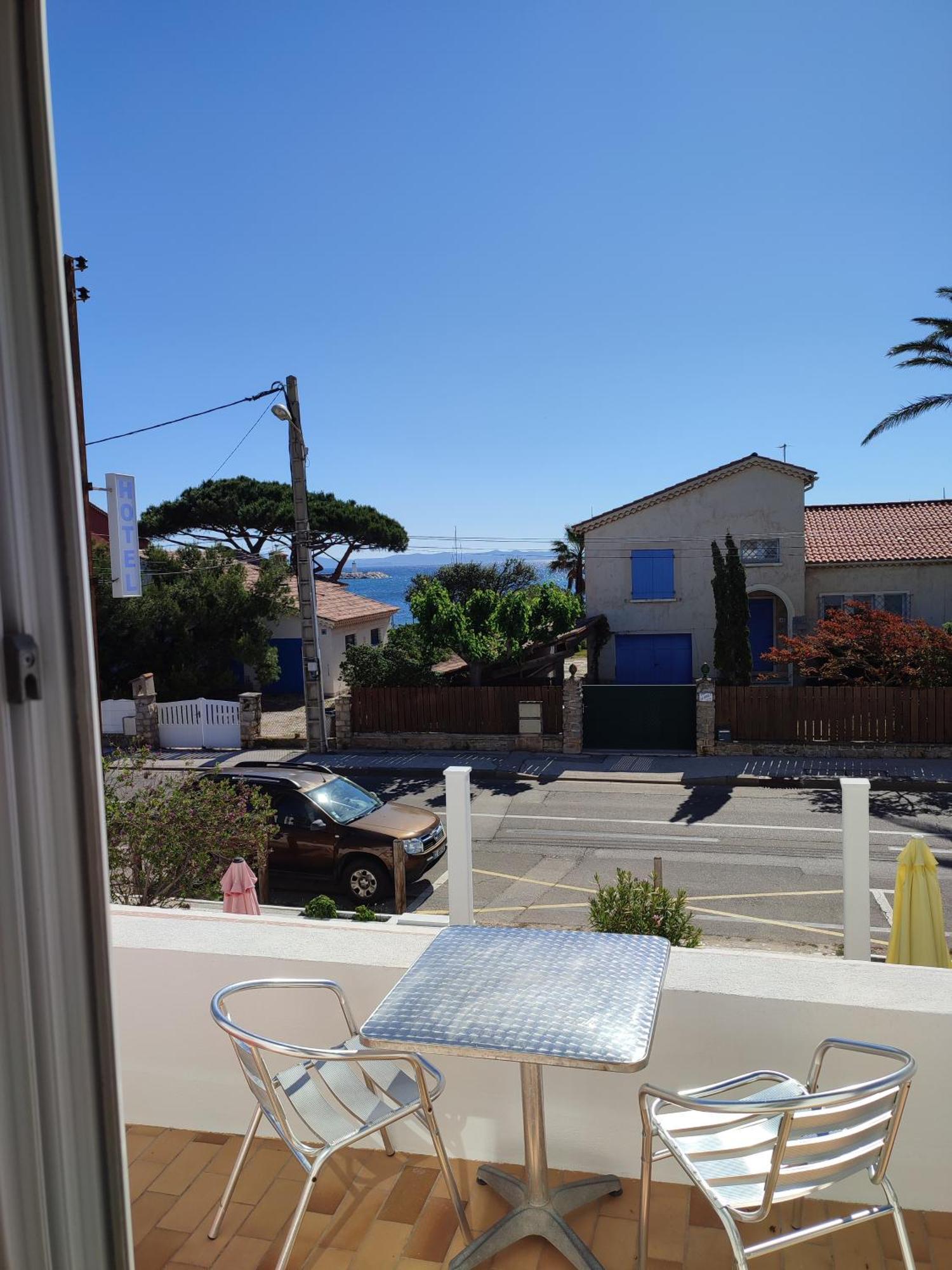 Hotel Le Calypso Hyères المظهر الخارجي الصورة